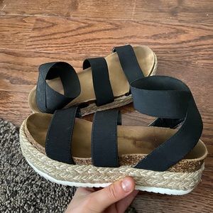 Black platform Steve Madden sandals